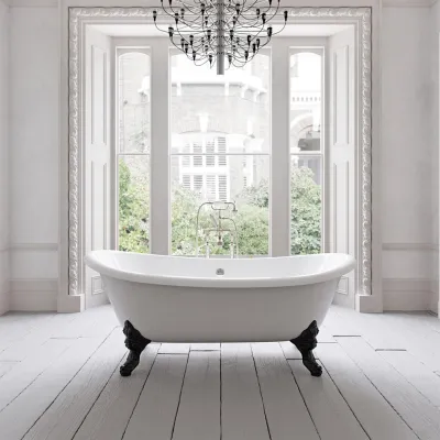 The Suite 183 - Black & White, Emaljeret Støbejernsbadekar
