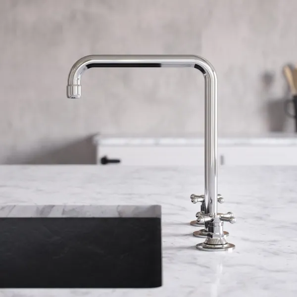 Hassel&Teudt HHV605 S06 - Køkkenblander med svingtud, Krom