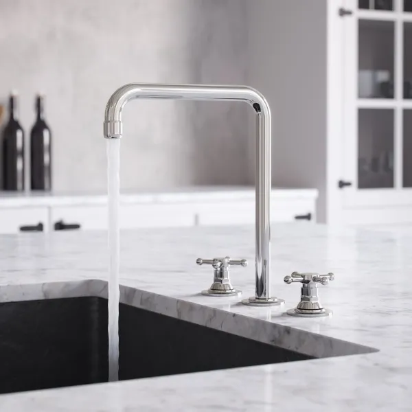 Hassel&Teudt HHV605 S06 - Køkkenblander med svingtud, Krom