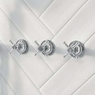 Hassel&Teudt HBR704 - 2-vejs Brusebatteri, Krom