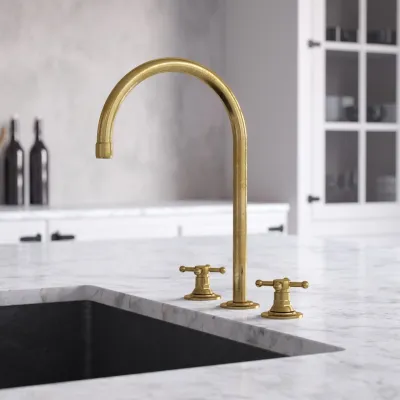 Hassel&Teudt HHV605 S05 - Køkkenblander med svingtud, Poleret Messing Natur